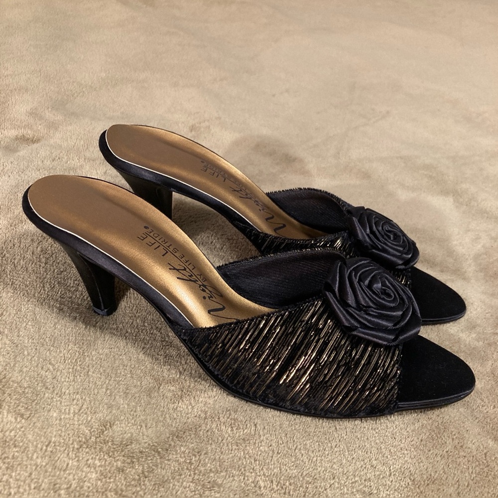 NIB Night Life by Life Stride Vintage 80s Heeled Sandals Black Gold Size 8M